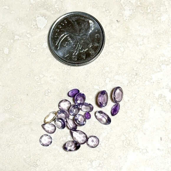 2/20$ Small Glass Bottle Pendant + Tiny Genuine Amethyst Cabochons - Picture 5 of 7